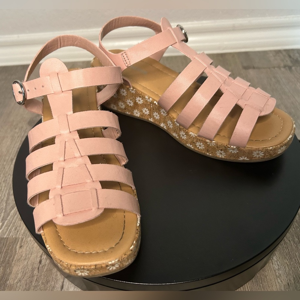 Steve Maddens Womens Size 4 Spring Wedges